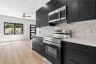 646 Robert St NW, Atlanta, GA 30318 - Photo 9
