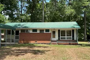 113 Burton Dr, Calhoun, GA 30701 - Photo 1