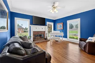 172 E Shadburn Ave, Buford, GA 30518 - Photo 11