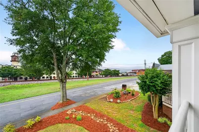 172 E Shadburn Avenue, Buford, GA 30518 - Photo 5