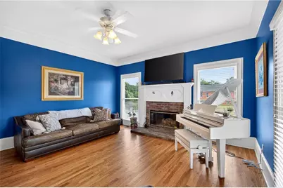 172 E Shadburn Avenue, Buford, GA 30518 - Photo 9