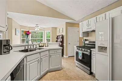3334 Piney Way, Loganville, GA 30052 - Photo 3