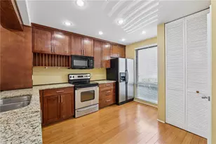 1023 Riverbend Club Dr SE, Atlanta, GA 30339 - Photo 5