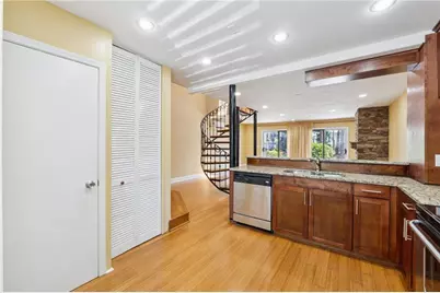 1023 Riverbend Club Drive SE, Atlanta, GA 30339 - Photo 7