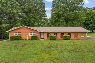 202 Briarwood Dr, Calhoun, GA 30701 - Photo 1