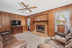 202 Briarwood Dr, Calhoun, GA 30701 - Photo 13