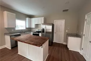 1027 Park Hill Dr, Gainesville, GA 30501 - Photo 3