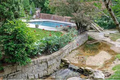 510 Londonberry Road, Atlanta, GA 30327 - Photo 9