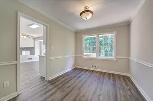 4566 Mountain Creek Dr NE, Roswell, GA 30075 - Photo 9