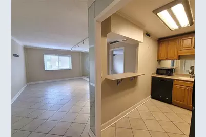 2285 Peachtree Road NE, Atlanta, GA 30309 - Photo 3