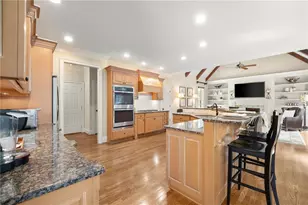 701 Hallbrook Ct, Alpharetta, GA 30004 - Photo 19