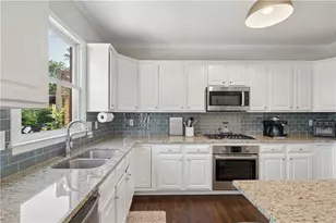 1194 Brookhaven Glen, Atlanta, GA 30319 - Photo 9