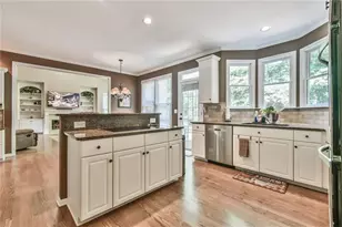 4309 Aldenham Way, Suwanee, GA 30024 - Photo 9