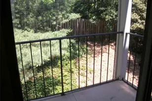 207 Granville Ct, Sandy Springs, GA 30328 - Photo 3
