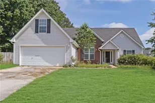 1401 Waterford Ct, Loganville, GA 30052 - Photo 1