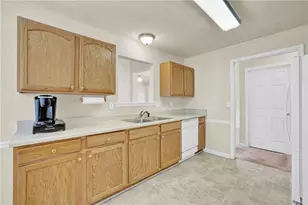 1401 Waterford Ct, Loganville, GA 30052 - Photo 21