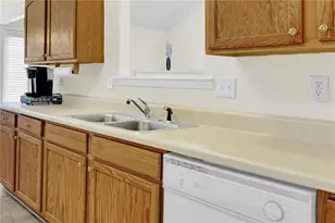1401 Waterford Ct, Loganville, GA 30052 - Photo 23