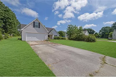 1401 Waterford Court, Loganville, GA 30052 - Photo 3