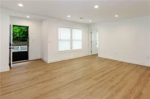 2130 Donald Lee Hollowell Pkwy NW, Atlanta, GA 30318 - Photo 15