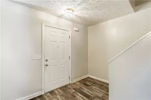 5559 Strathmoor Manor Cir, Lithonia, GA 30058 - Photo 5
