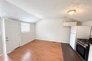 1396 Pine Dr, Atlanta, GA 30349 - Photo 3