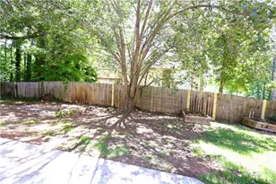 1092 Mountain Springs Dr, Kennesaw, GA 30144 - Photo 29