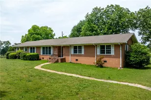 570 Wildcat Bridge Rd, Royston, GA 30662 - Photo 1