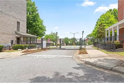 775 Liberty Commons Drive NW, Atlanta, GA 30314 - Photo 3