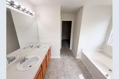 6126 Hickory Lane Drive, Union City, GA 30291 - Photo 13