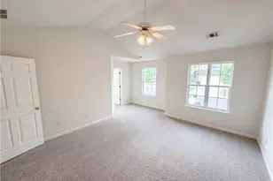 6126 Hickory Ln Dr, Union City, GA 30291 - Photo 9