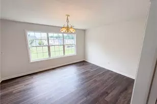 6126 Hickory Ln Dr, Union City, GA 30291 - Photo 9