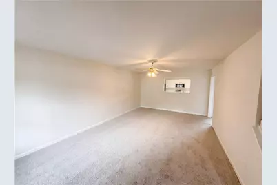 6126 Hickory Lane Drive, Union City, GA 30291 - Photo 3