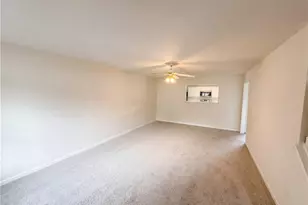 6126 Hickory Ln Dr, Union City, GA 30291 - Photo 3