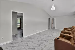 696 N Plantation Ct, Lawrenceville, GA 30044 - Photo 5