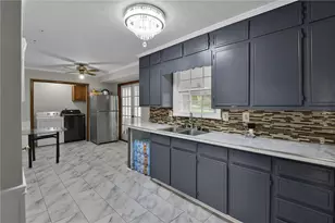696 N Plantation Ct, Lawrenceville, GA 30044 - Photo 13