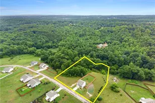 146 Waterford Cir, Cornelia, GA 30531 - Photo 1
