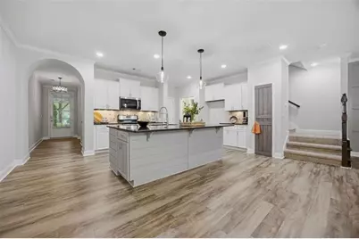 7310 Lowery Oak Drive, Roswell, GA 30075 - Photo 3