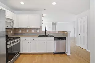 220 Hiawassee Dr, Woodstock, GA 30188 - Photo 17