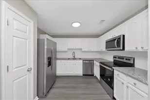 360 Parkway Rd, Union City, GA 30291 - Photo 9