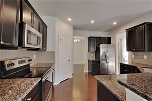 154 Canvas Ives Dr, Lawrenceville, GA 30045 - Photo 5