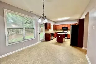 1720 Rutland Pass Dr, Lawrenceville, GA 30045 - Photo 9