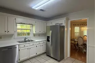 910 Burning Bush Dr, Loganville, GA 30052 - Photo 7