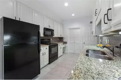 5201 Glenridge Drive NE, Sandy Springs, GA 30342 - Photo 17