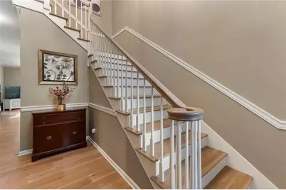 5201 Glenridge Drive NE, Sandy Springs, GA 30342 - Photo 3