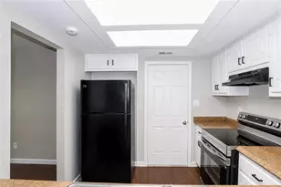 8671 Woodside Ln, Jonesboro, GA 30238 - Photo 9