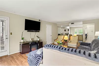 6851 Roswell Road #D17, Atlanta, GA 30328 - Photo 5