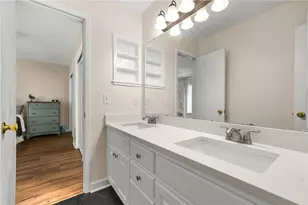 557 Picketts Bend Ct, Marietta, GA 30008 - Photo 17