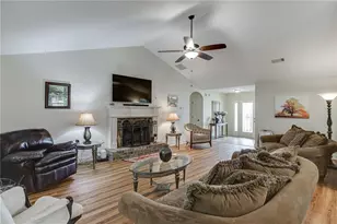 810 Brandon Dr, Winder, GA 30680 - Photo 5