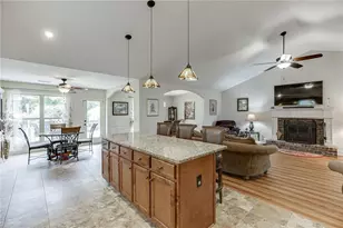 810 Brandon Dr, Winder, GA 30680 - Photo 9
