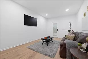 682 Montglade Ct, Suwanee, GA 30024 - Photo 3